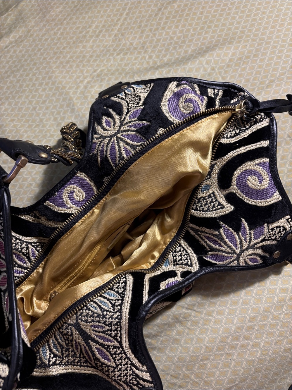 Maximum Handbag - Picture 6 of 7